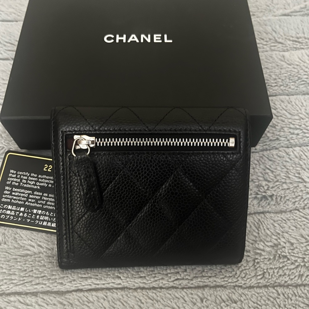 Chanel Caviar Classic Small Compact Flap Wallet - Picture 3 of 8